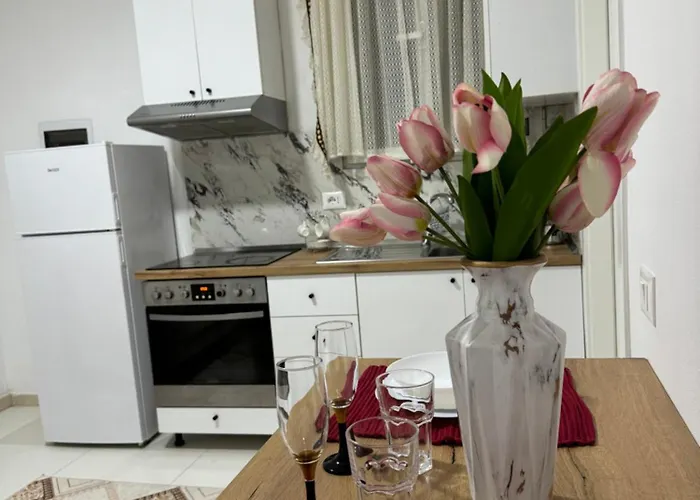 Es Apartments