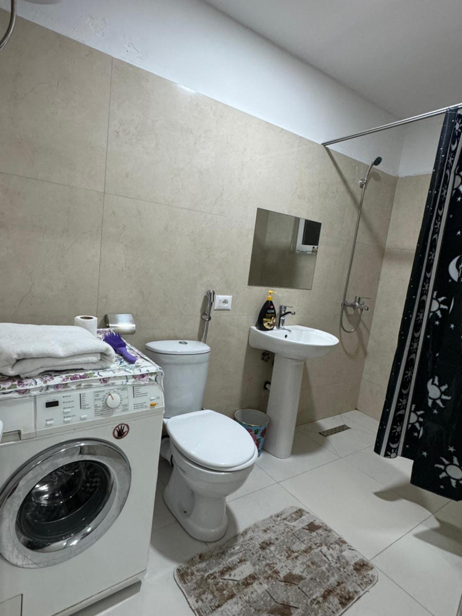 Apartment Es Tirana